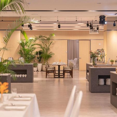 Ramada By Wyndham Yongin Hotel Buitenkant foto