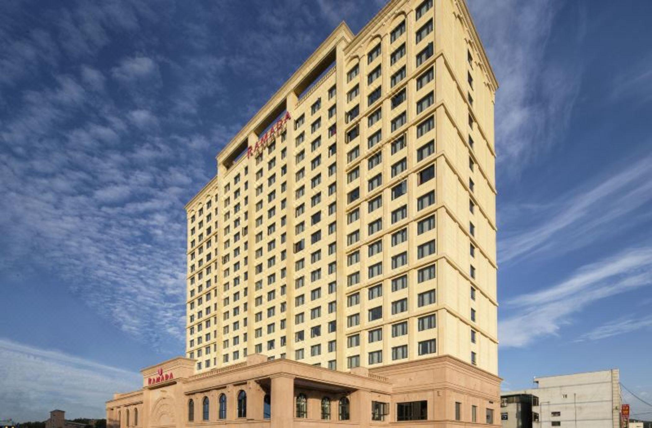 Ramada By Wyndham Yongin Hotel Buitenkant foto