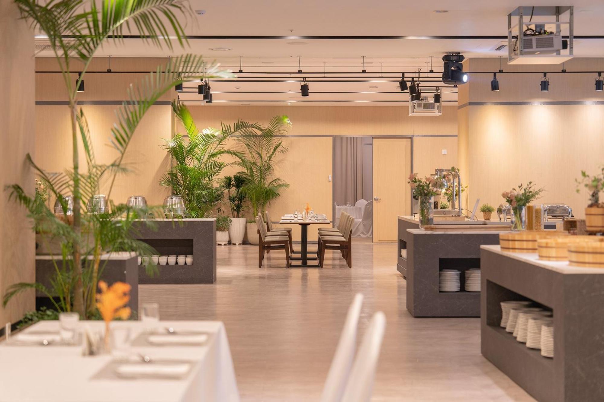 Ramada By Wyndham Yongin Hotel Buitenkant foto