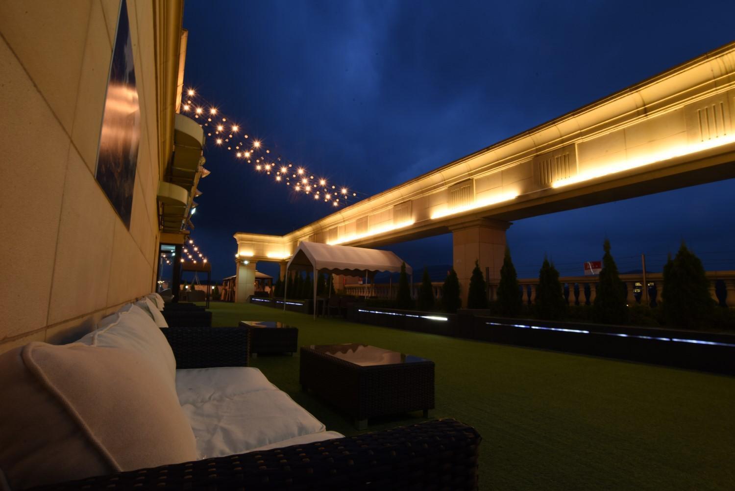Ramada By Wyndham Yongin Hotel Buitenkant foto