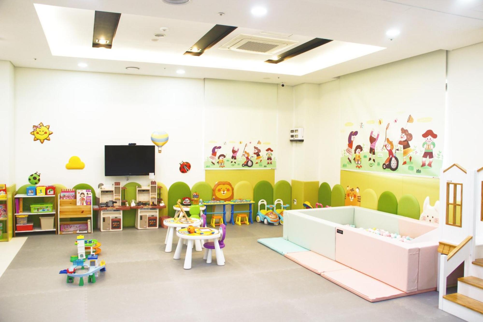 Ramada By Wyndham Yongin Hotel Buitenkant foto