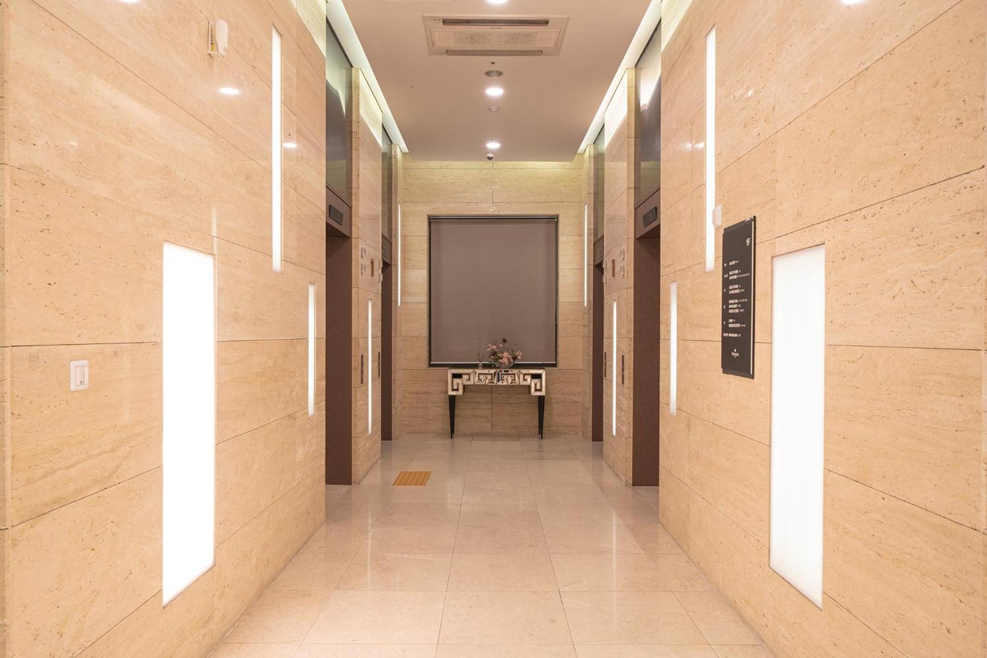 Ramada By Wyndham Yongin Hotel Buitenkant foto